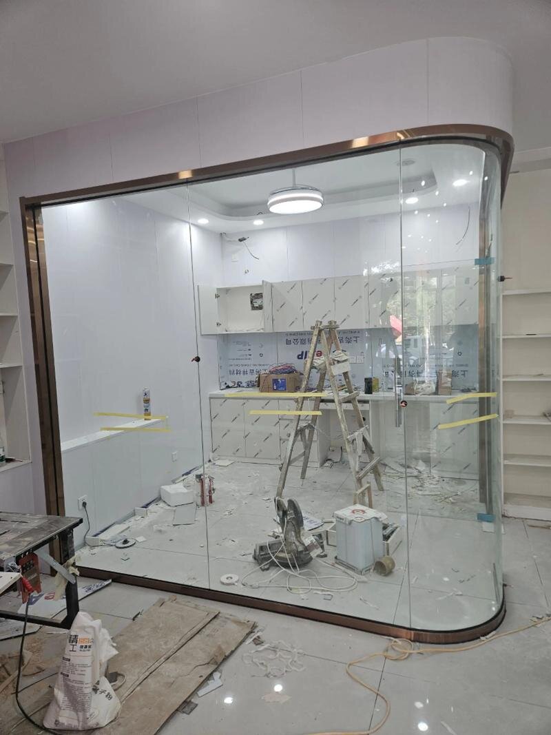市南区弧形玻璃异形展柜玻璃 - 厂家